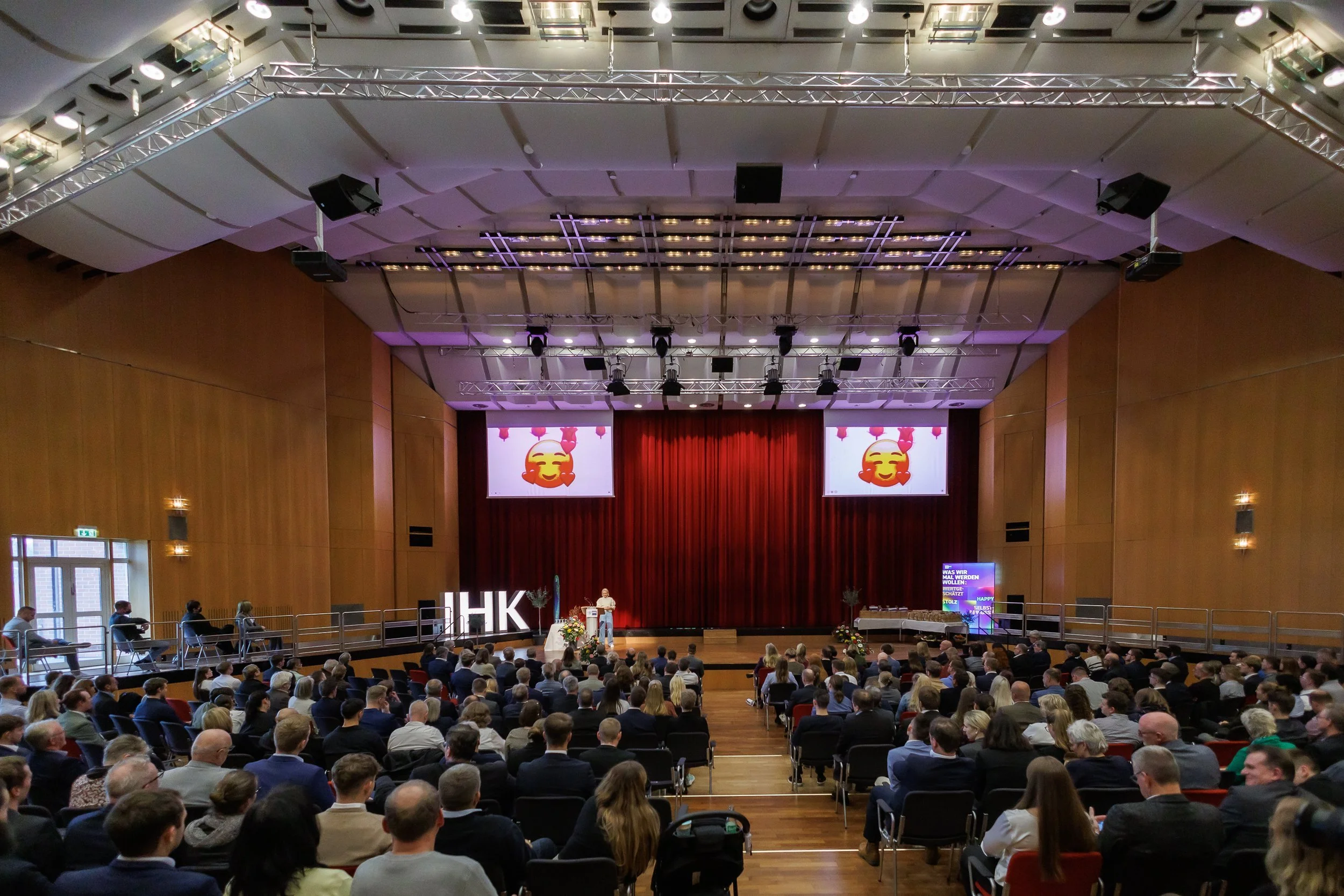 Landesbestenehrung 2024 · IHK Stade · Publikum im Stadeum