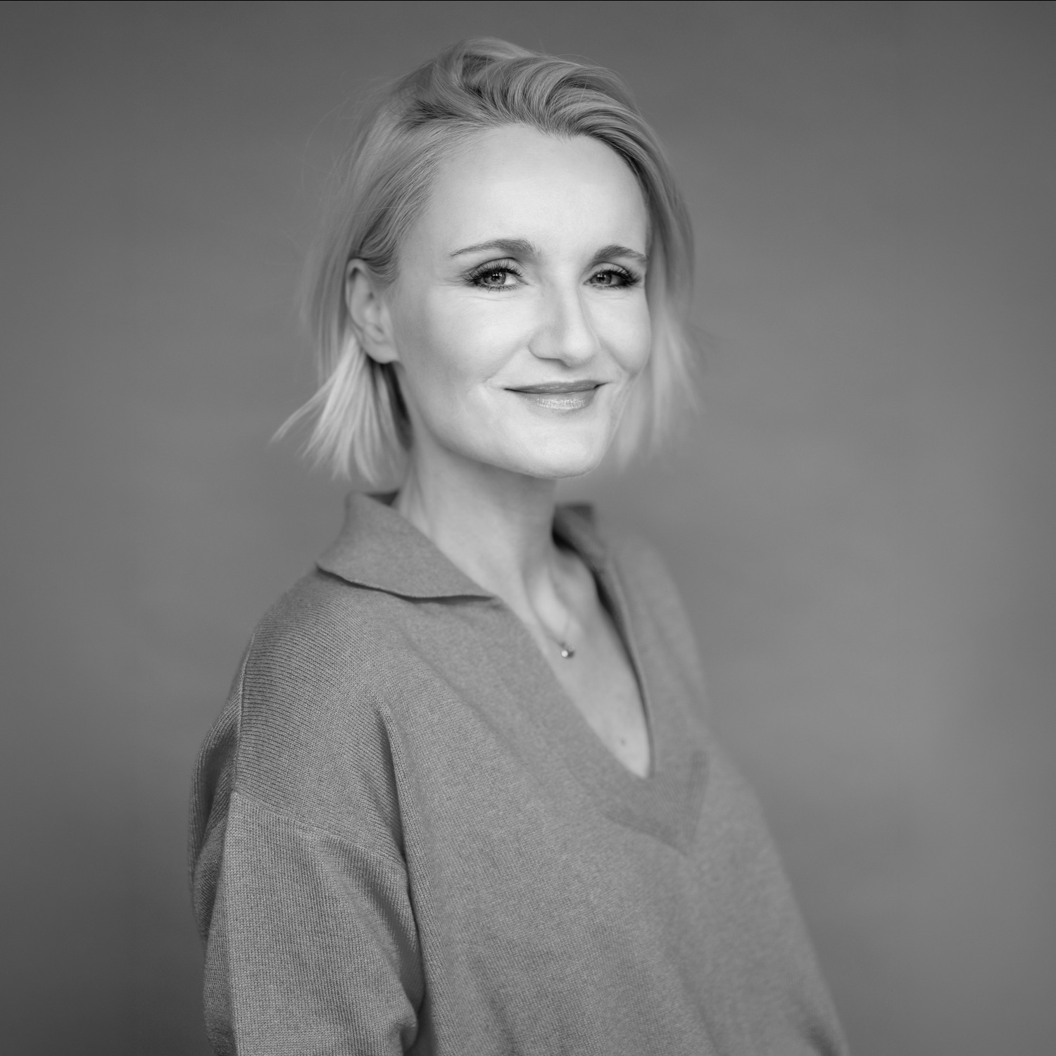 Podcast-Cover „digital kompakt“ zur Folge mit Henriette Hochstein-Frädrich über Quit the Feed