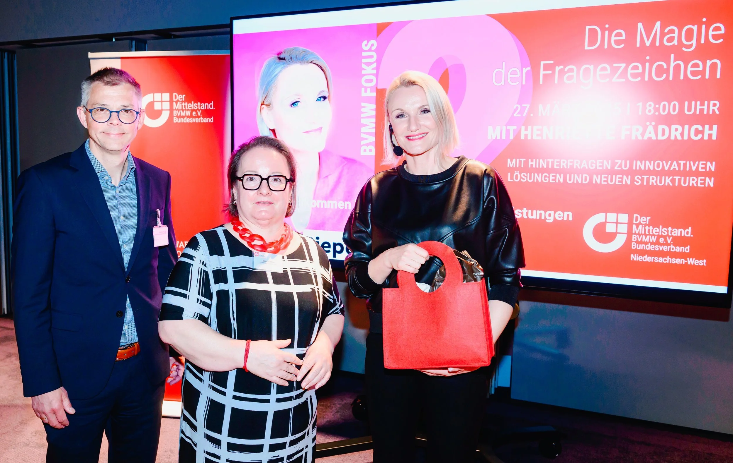Keynote Speakerin Henriette Frädrich mit Beate Böttger und Veranstalterteam beim BVMW Event in Osnabrück